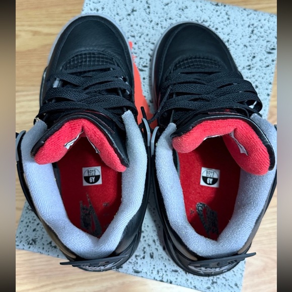 Nike Black and Red Athletic Shoes - Picture 5 of 10